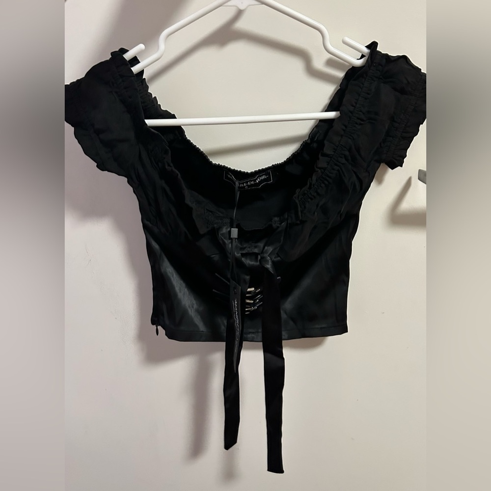 Maniere de Voir black off the shoulder size medium